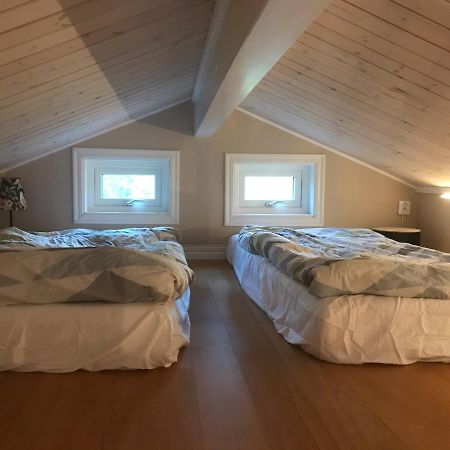 Vaelutrustad Stuga Med Vacker Sjoeutsikt Urshult Extérieur photo